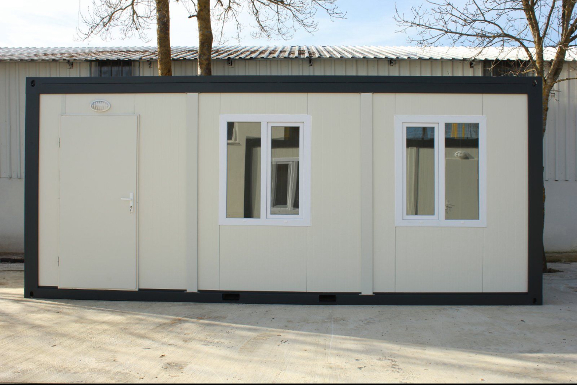 Hochisolierter 14,40 m² kompakter Baustellen- und Bürocontainer