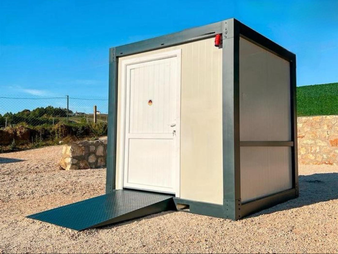 Apexus Sanitärcontainer | 5,76 m² Mobile Toiletten- und Waschbeckenanlage