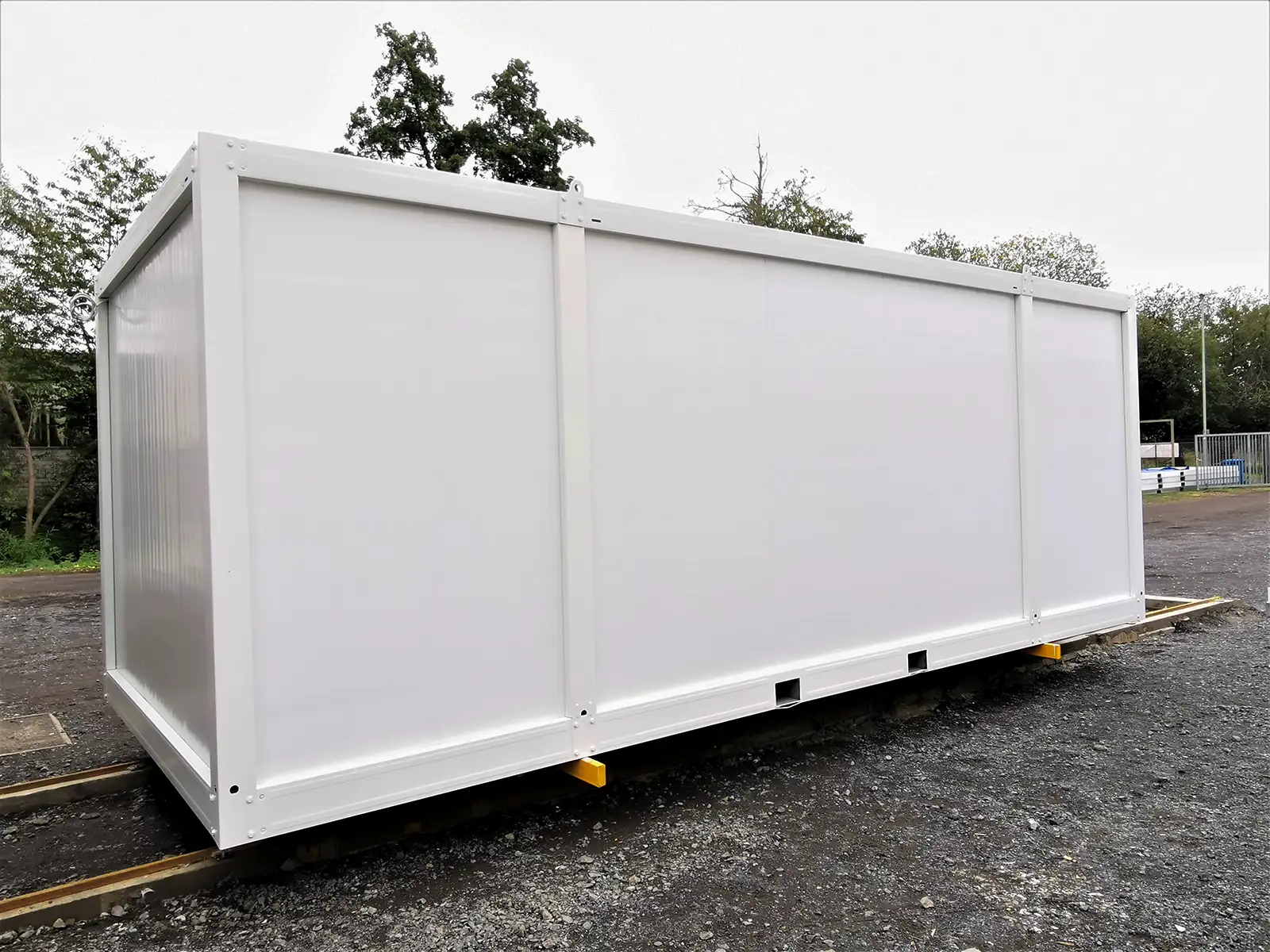 Apexus XL-12: Geräumiger, moderner und für alle Jahreszeiten geeigneter Container